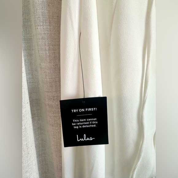 Lulus White Jumpsuit NWT - Picture 12 of 14